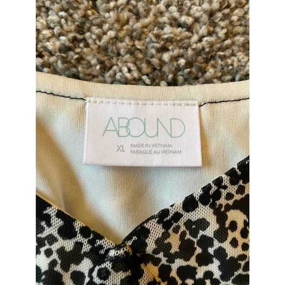 Abound - Black / White Crop Top - XL - Picture 3 of 4